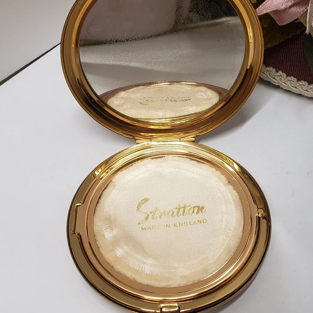Vintage Stratton Gold Texture Double Leaf Convertible Compact Made in England